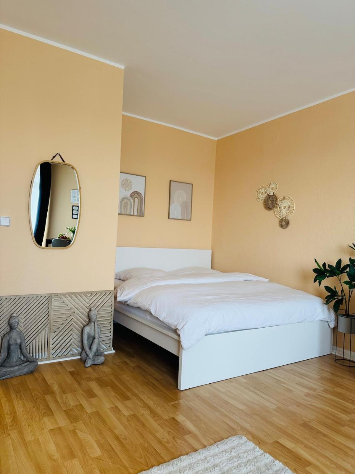 Studio Apt Messe & Ku'Damm Naehe Mit Parkplatz Berlim Exterior foto